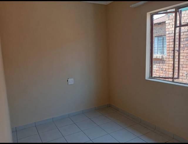 1 BEDROOM PROPERTY TO RENT IN NOORDWYK